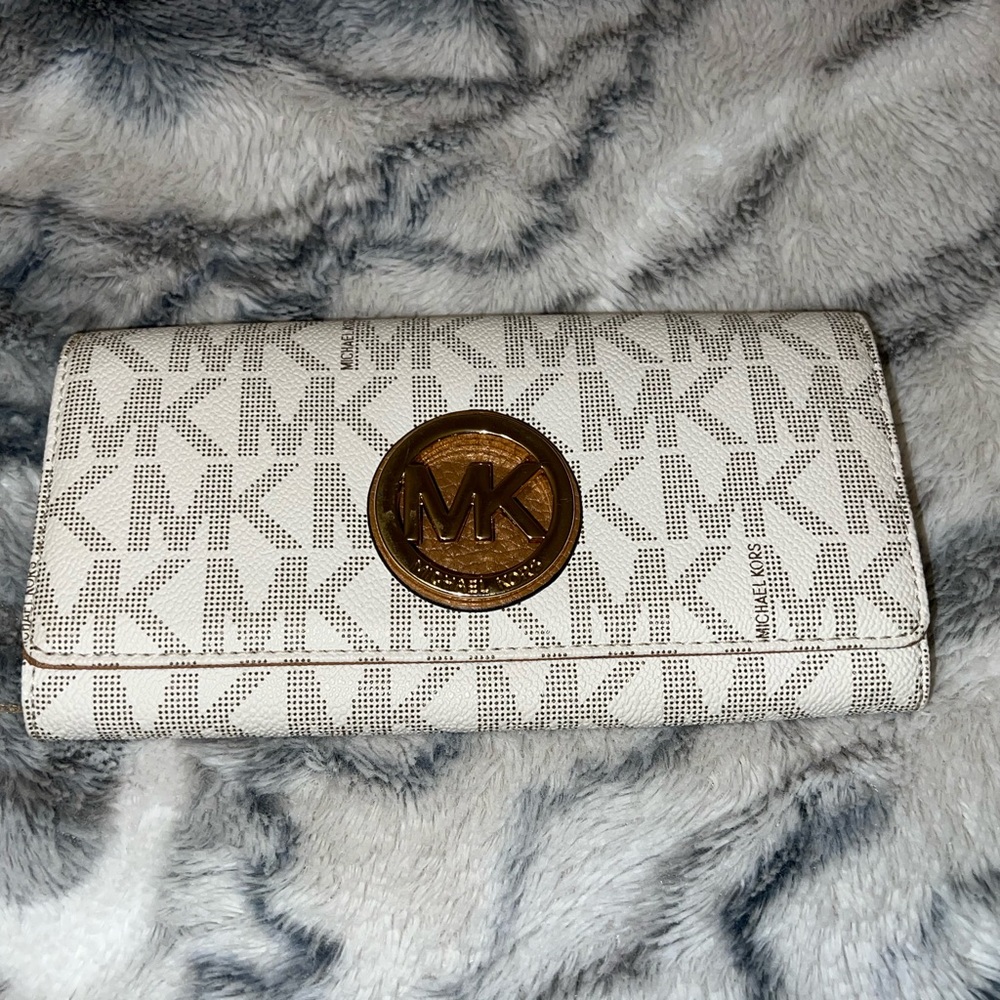 Brand new Michael kors wallet
